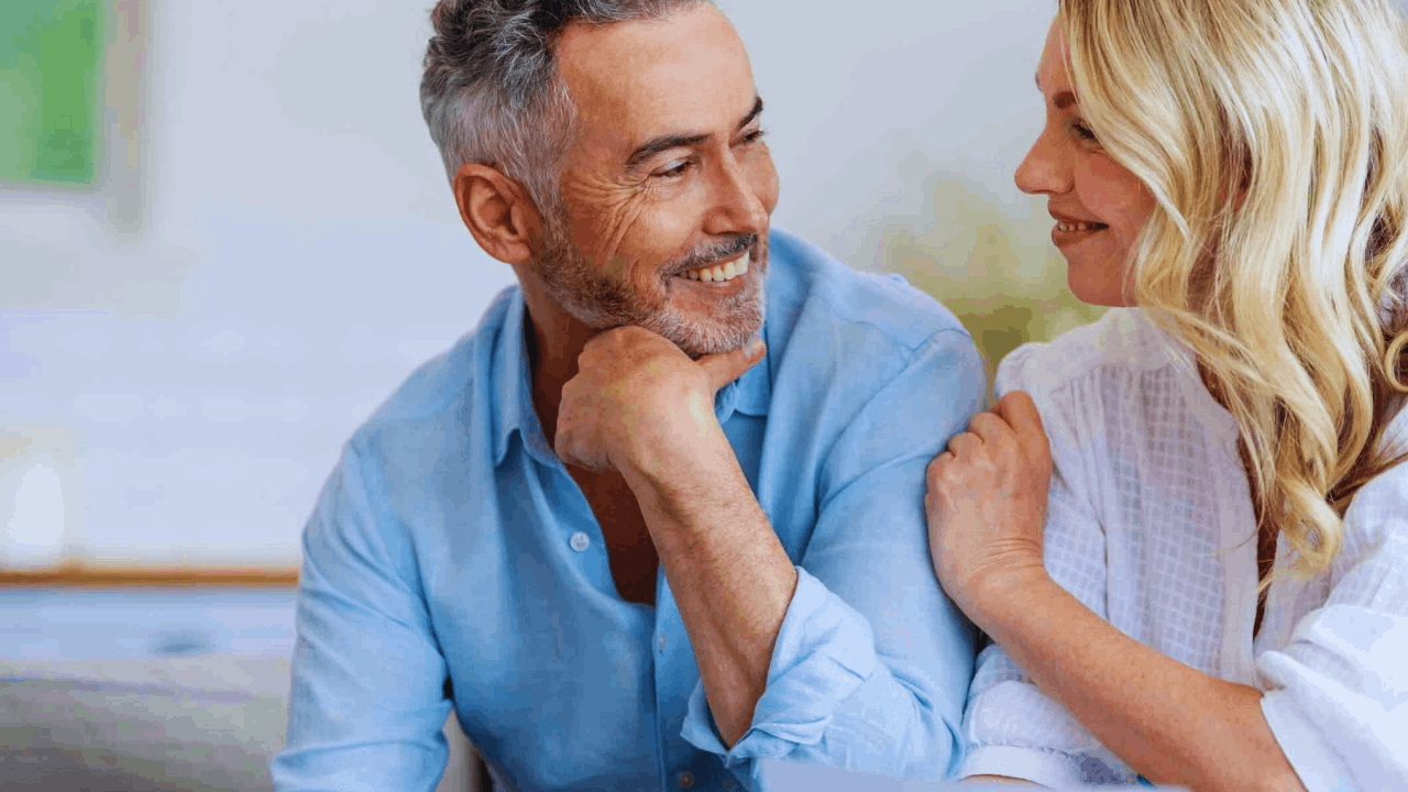 Seul(e) en Europe ? Cette nouvelle tendance de rencontres change la vie des célibataires